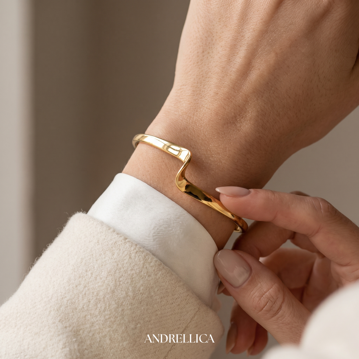 Switch Cuff Gold
