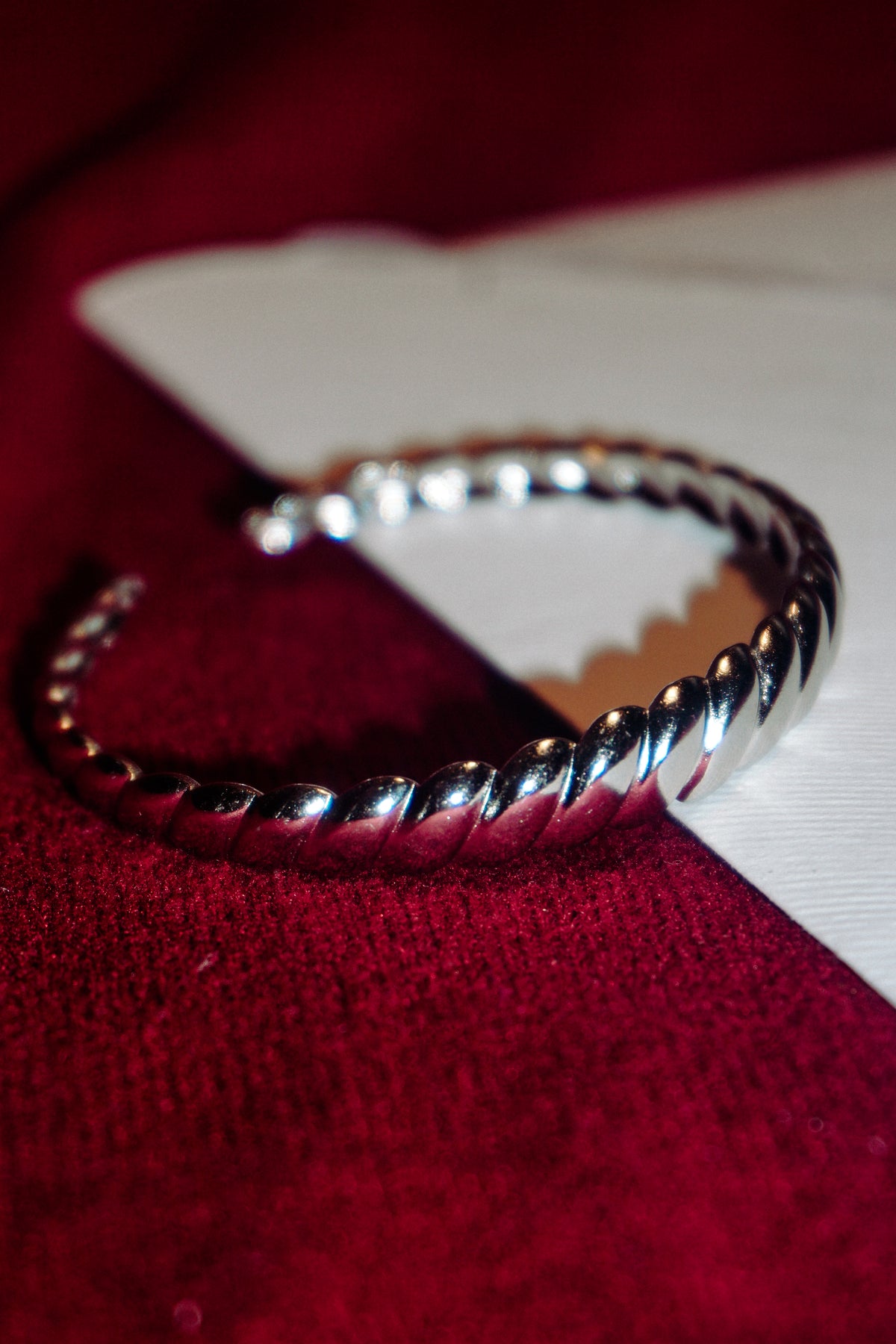 Shell Cuff White Gold